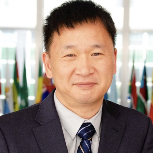 Charles Chen Headshot